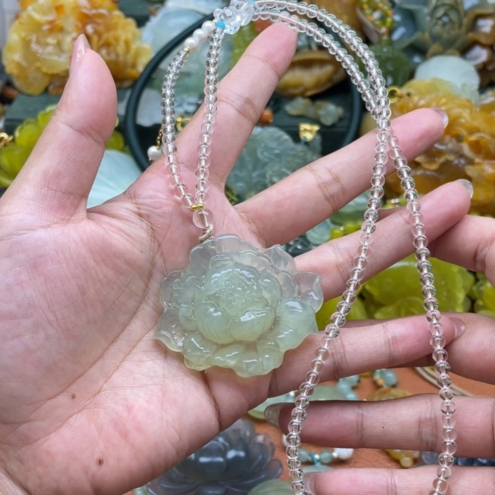 蛇纹石玉未镶嵌颈饰