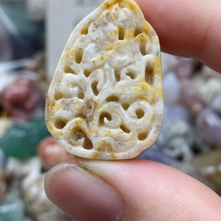 硅化珊瑚（珊瑚玉）未镶嵌颈饰小吊坠