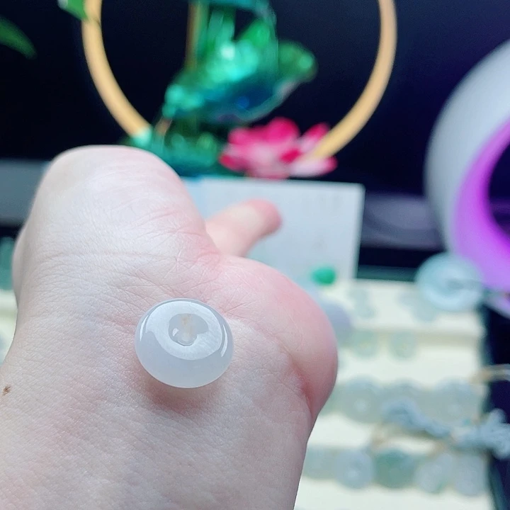 翡翠未镶嵌颈饰646464616