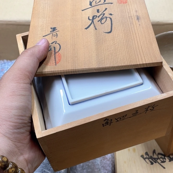 瓷片M****E瓷片哈哈哈哈哈