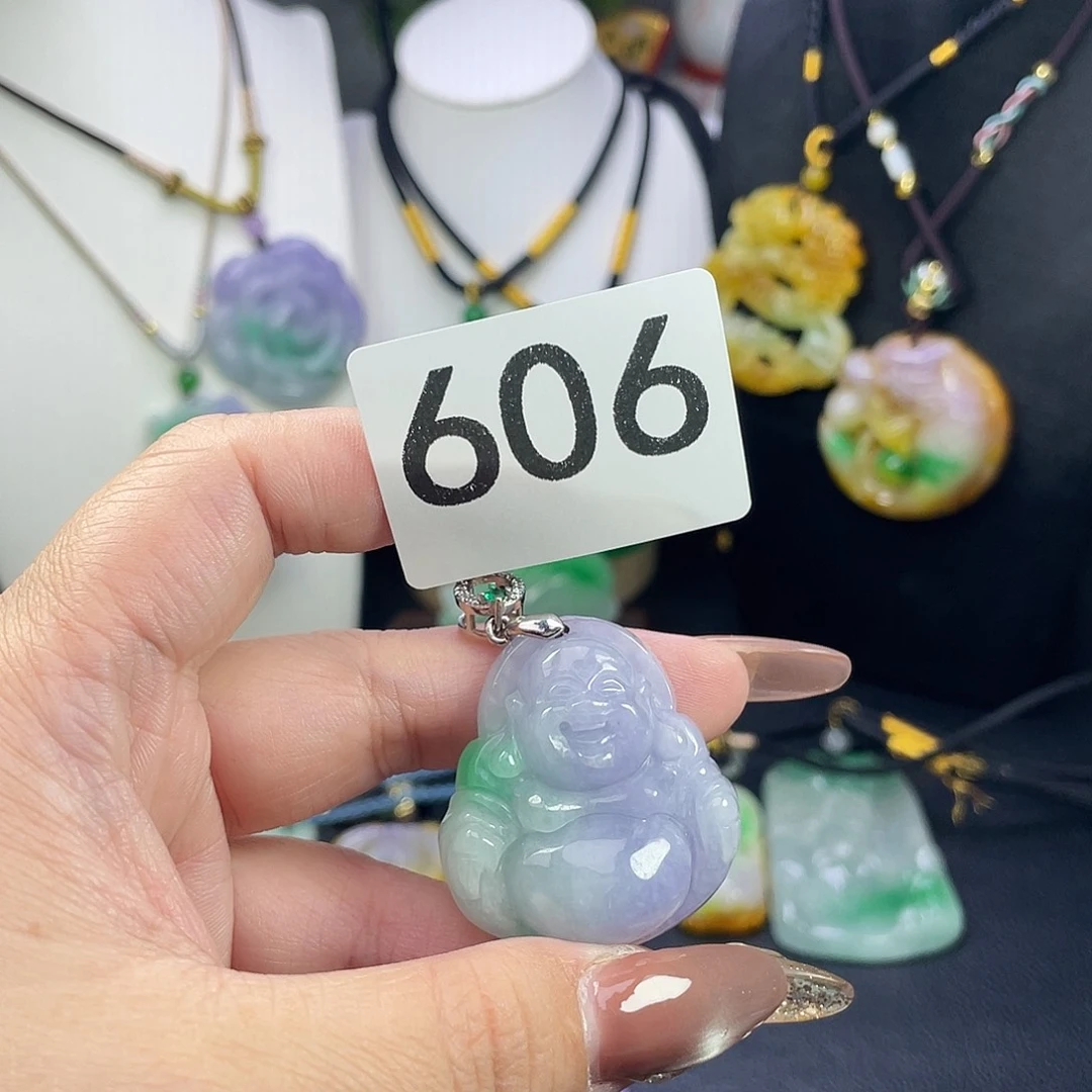 翡翠未镶嵌吊坠(赠链)