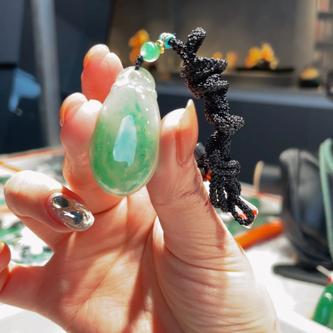 石英质玉吊坠(赠链)未镶嵌