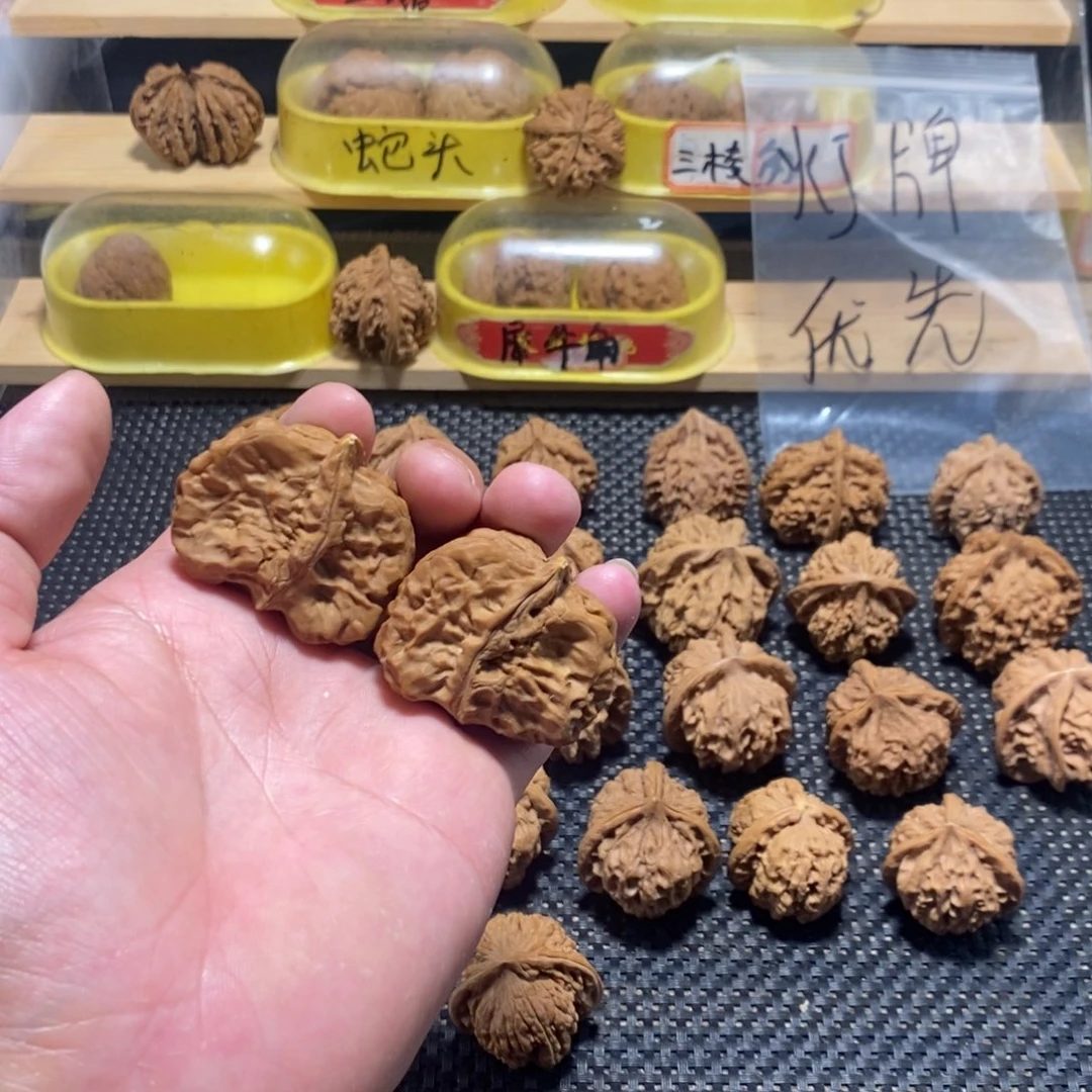 添***饭吊坠文玩核桃核桃异形