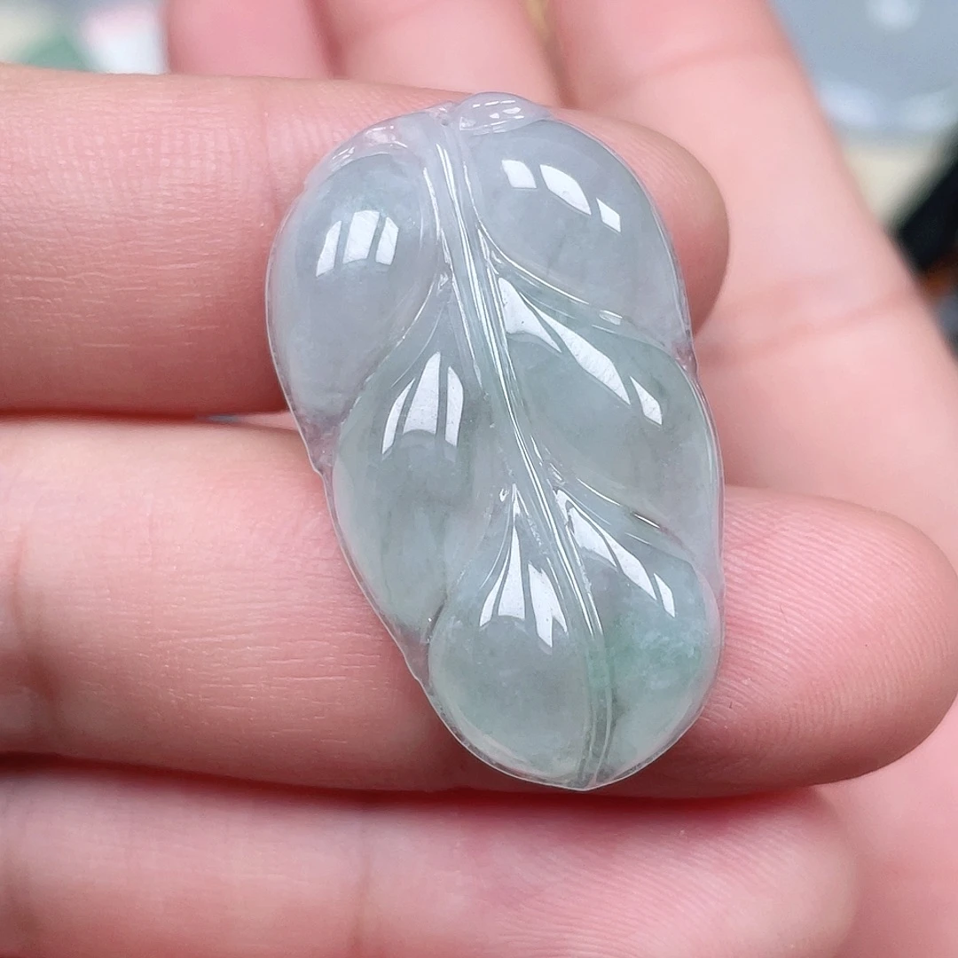 翡翠未镶嵌颈饰叶子