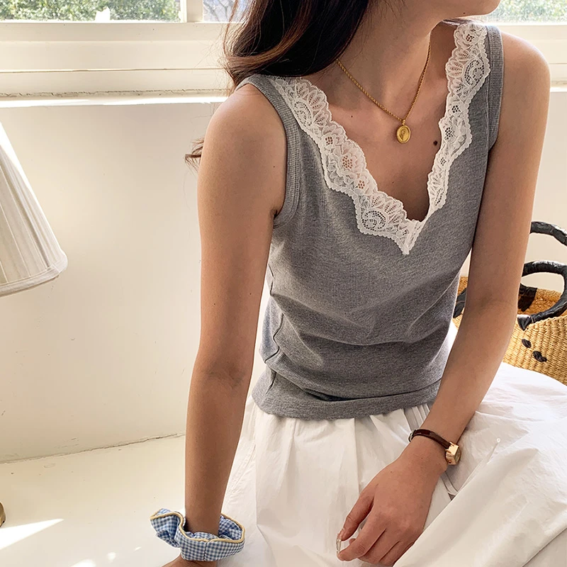 背心打底外穿女韩系夏季流行通勤洋气宽肩带花边V领吊带无袖上衣