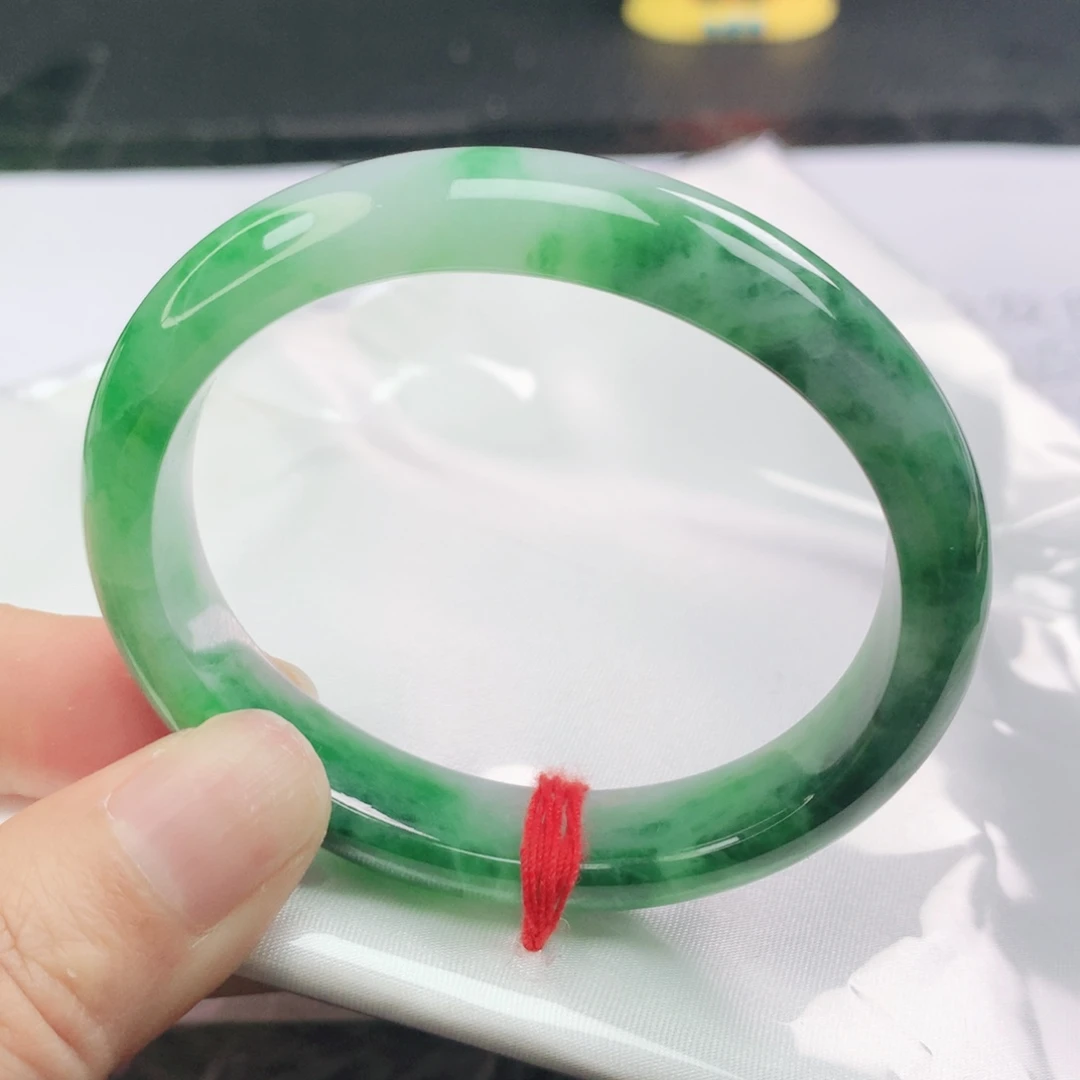 翡翠未镶嵌手镯（贵妃镯）