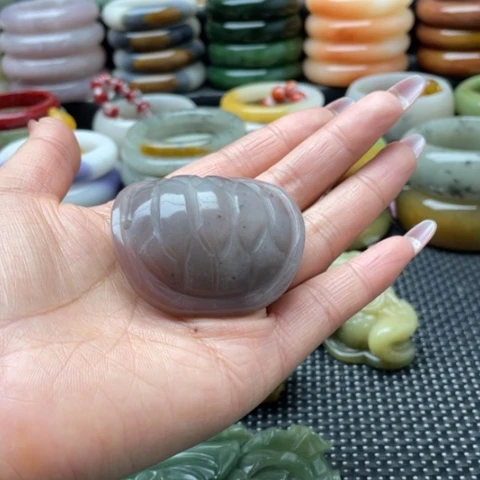 未镶嵌手镯石英岩玉