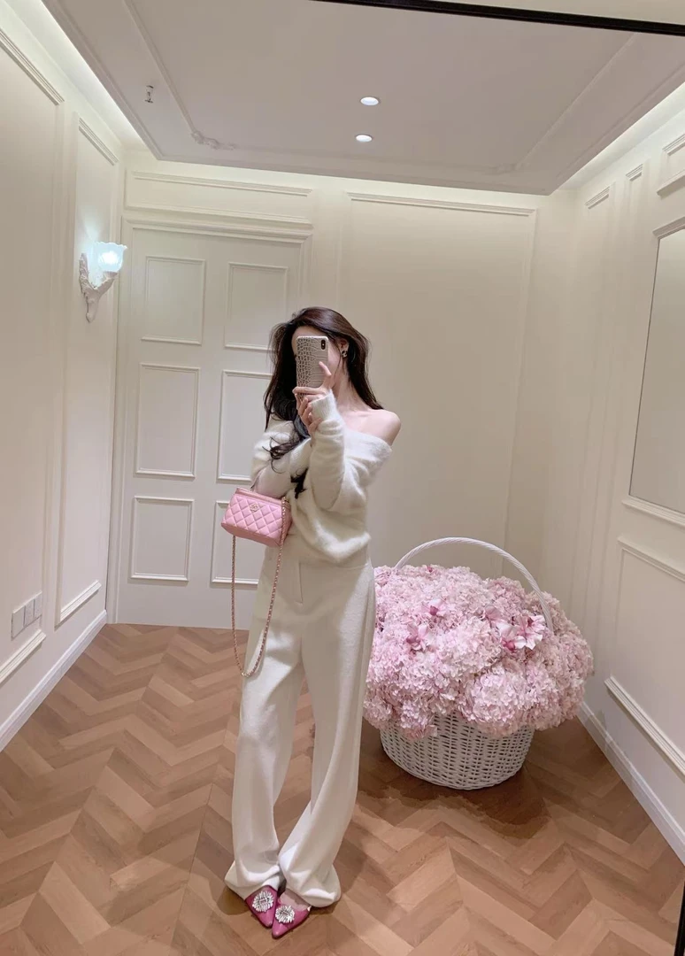 2025秋季新款韩系氛围感奶fufu软糯一字肩毛衣针织上衣百搭直筒裤