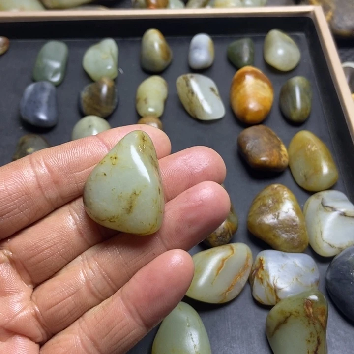 名***剑和田玉（糖玉）未镶嵌珠宝奇石