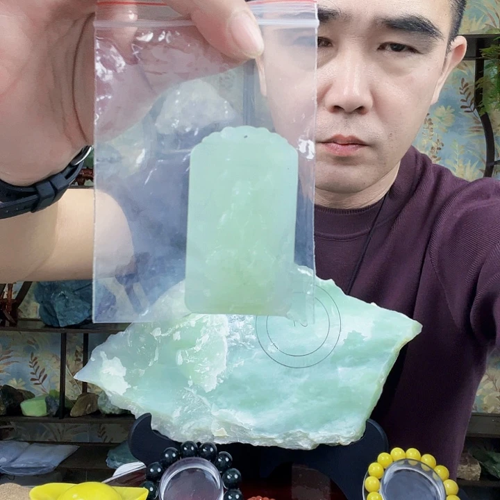 莲***藕蛇纹石玉未镶嵌珠宝奇石