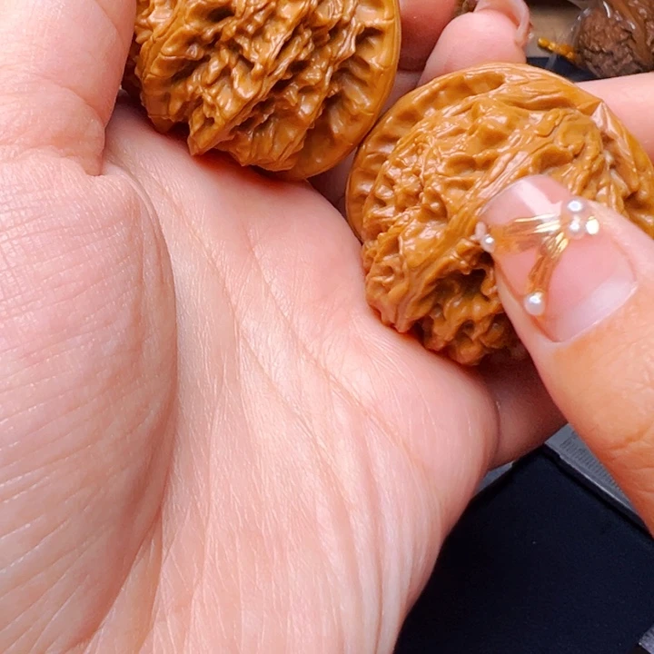 总***哥文玩核桃吊坠球白45肚子48