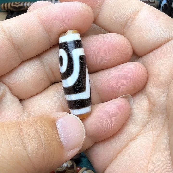 玛瑙/玉髓颈饰未镶嵌左**宝