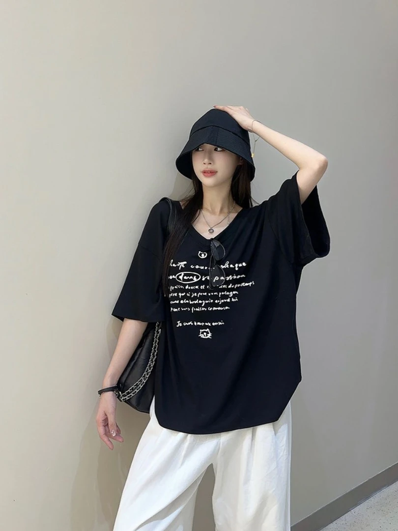 300斤大码微胖短袖T恤女装夏季设计感印花V领上衣胖MM宽松显瘦t恤