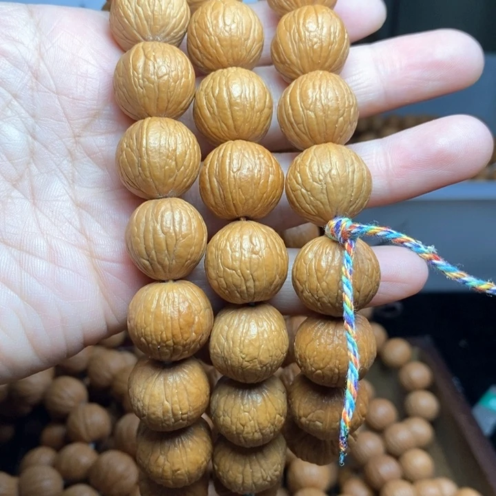 手串猴头核桃命***。聚宝盆手持微瑕3条