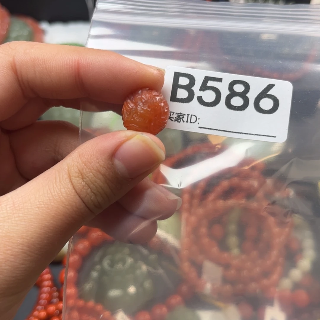 南红玛瑙未镶嵌珠宝奇石