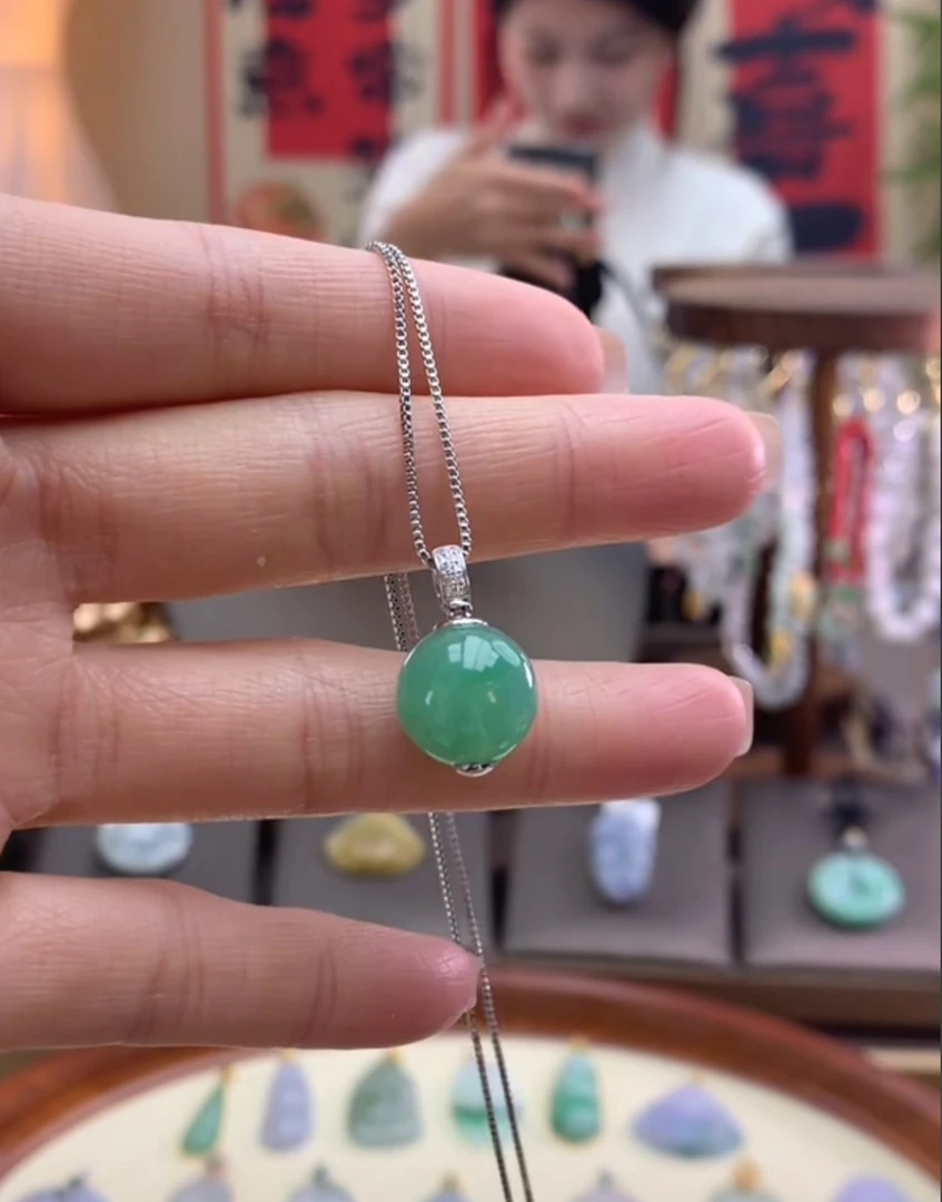 天然缅甸A货吊坠