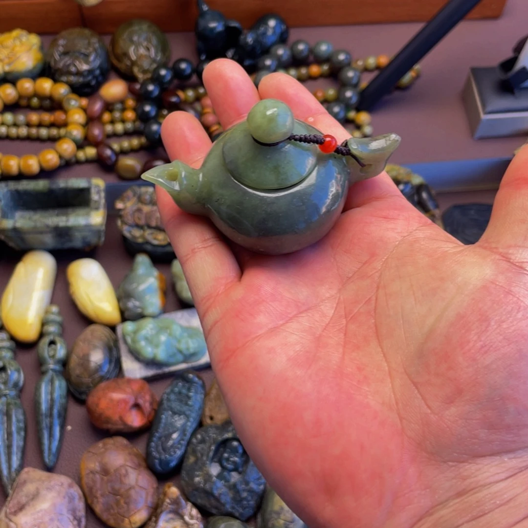 【闪购商品】未镶嵌岫岩河磨玉（透闪石质玉）挂件