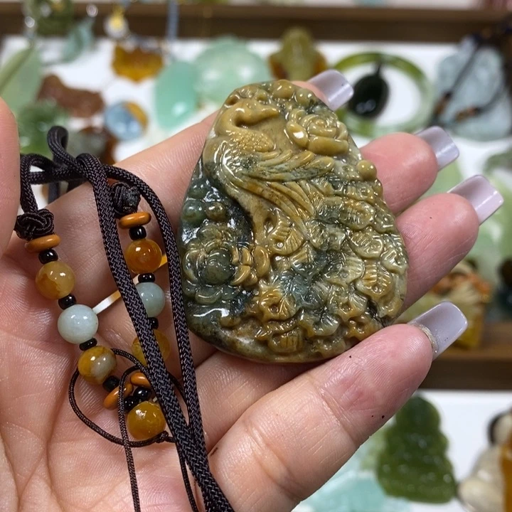 蛇纹石玉未镶嵌吊坠