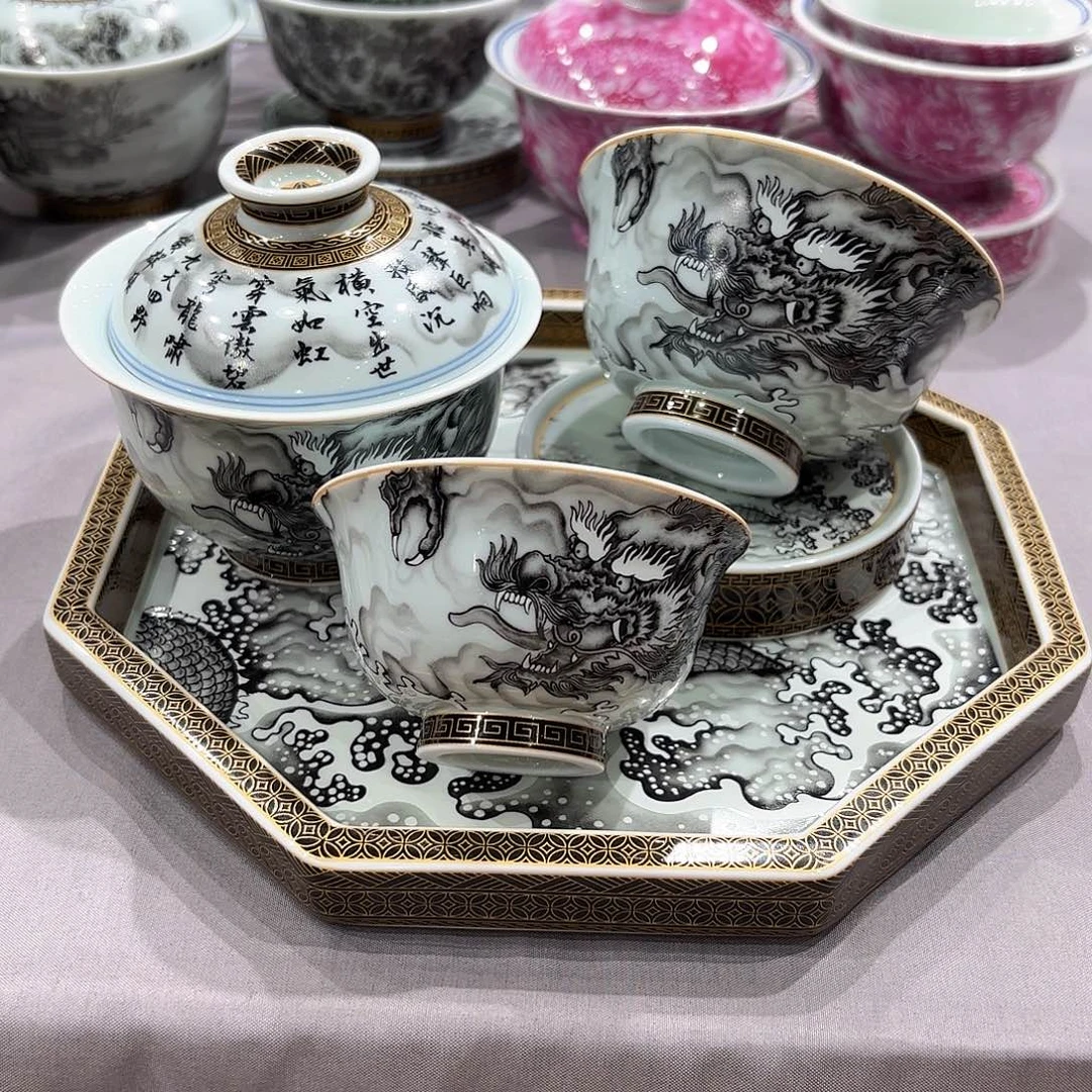 瓷片景德镇瓷器精品陈列
