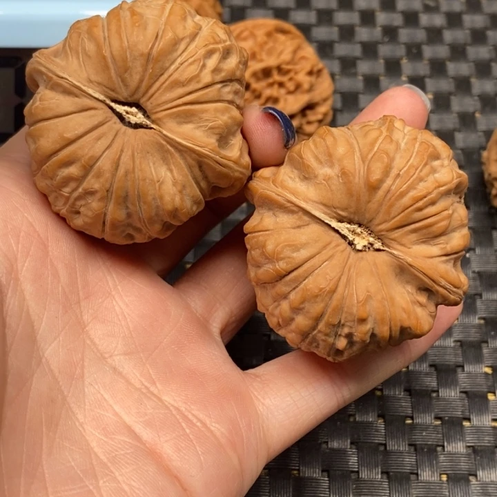 随***起文玩核桃吊坠南瓜墩
