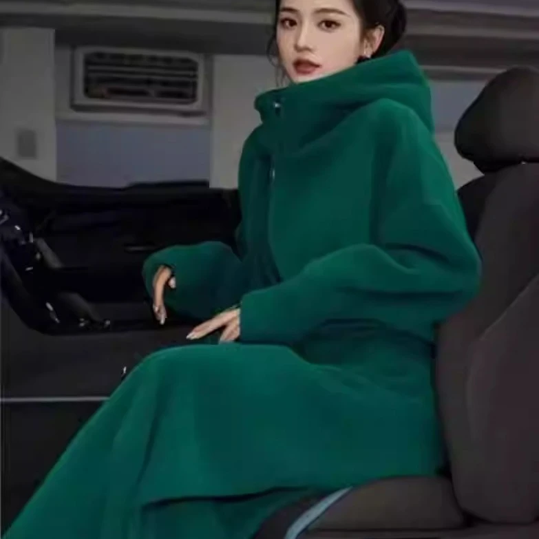 网红洋气韩系搭配一整套冬装2025年小个子时尚纯色连帽毛绒卫衣长