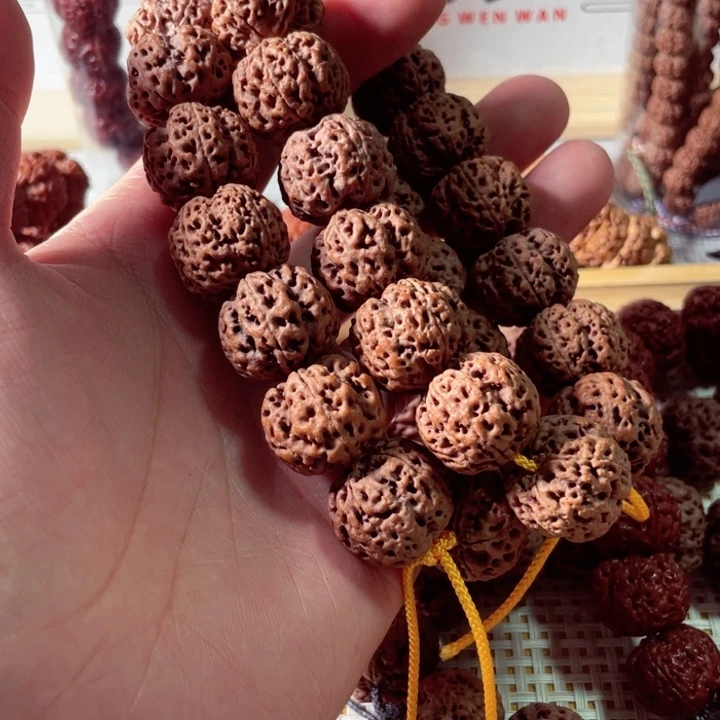 丁***金刚菩提手串两条