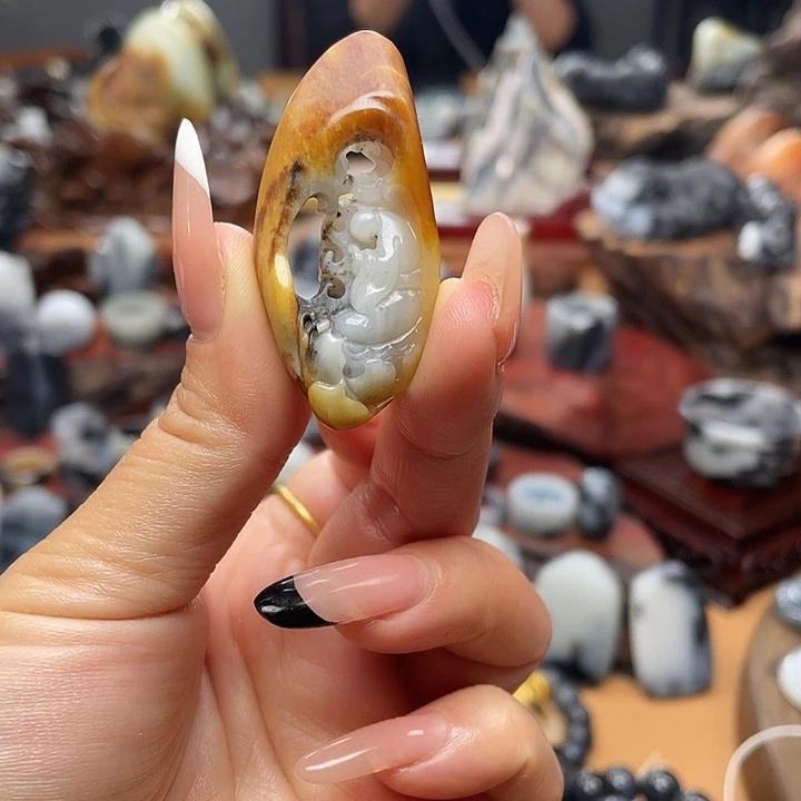 和田玉未镶嵌颈饰