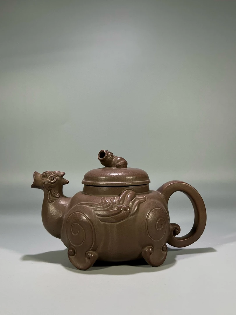 飞天瑞兽壶 落款「徐友泉」容量约460cc 尺寸18.2×10.8×10.8cm