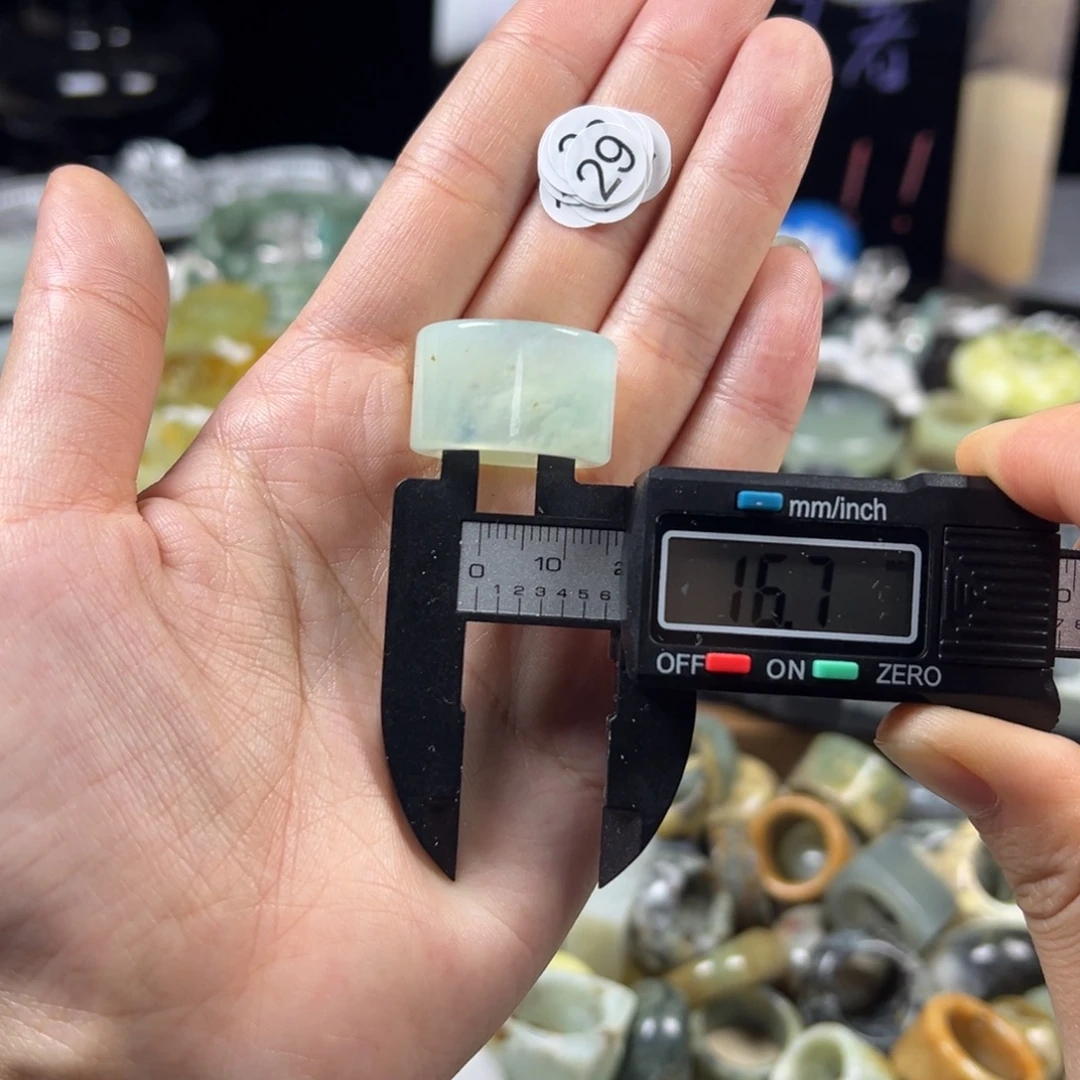 蛇纹石玉未镶嵌戒指
