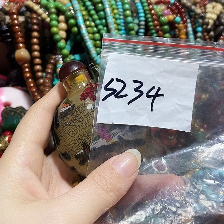 妞***琉璃/树脂/塑料类