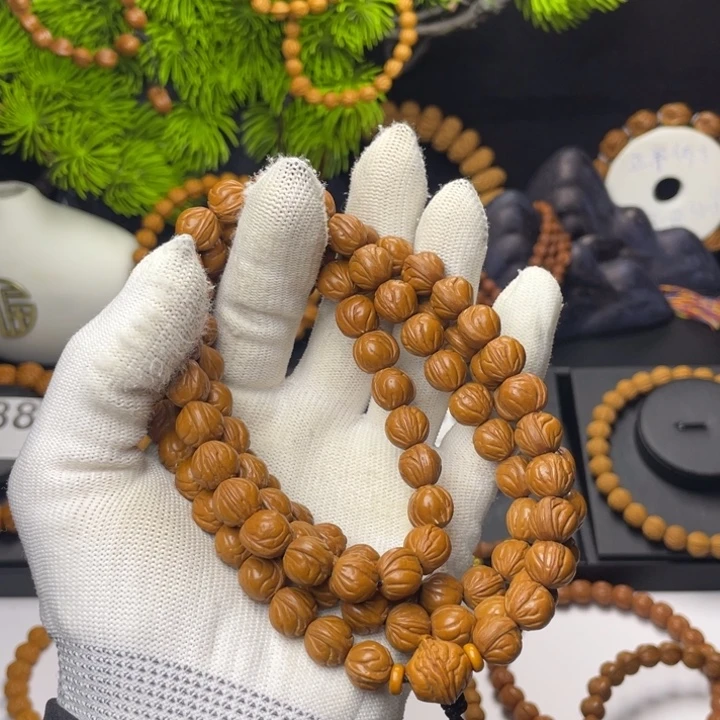 ****༂桃核吊坠玉龙脊1.0