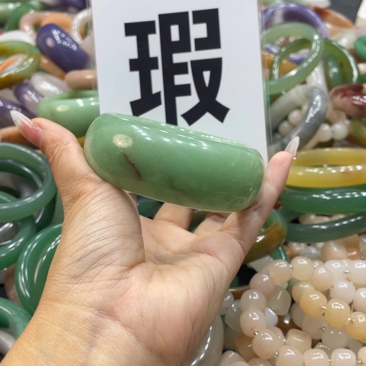 0****石英质玉未镶嵌珠宝奇石