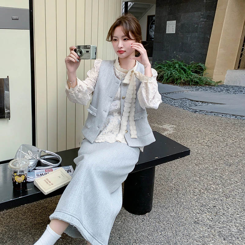 富家千金感蓝色马甲套装女2025春季新款法式蕾丝衬衫半身裙三件套