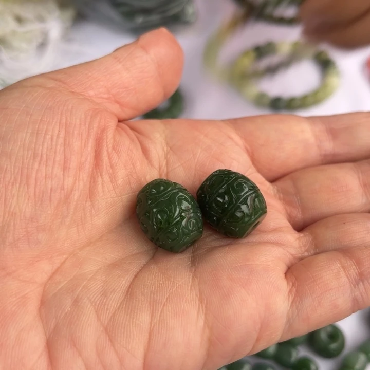 和田玉未镶嵌颈饰?****ら