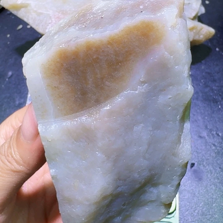 未镶嵌和田玉（糖玉）珠宝半成品