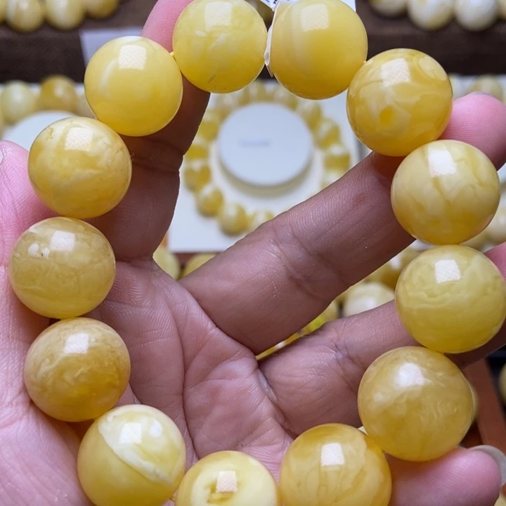 未镶嵌琥珀裸石蜜蜡90