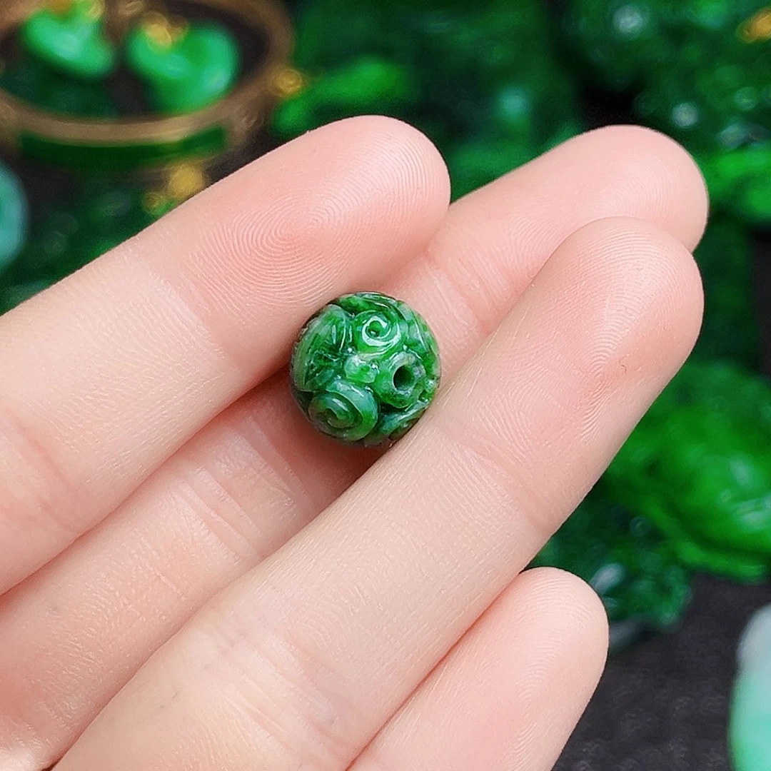 颈饰未镶嵌翡翠多样性