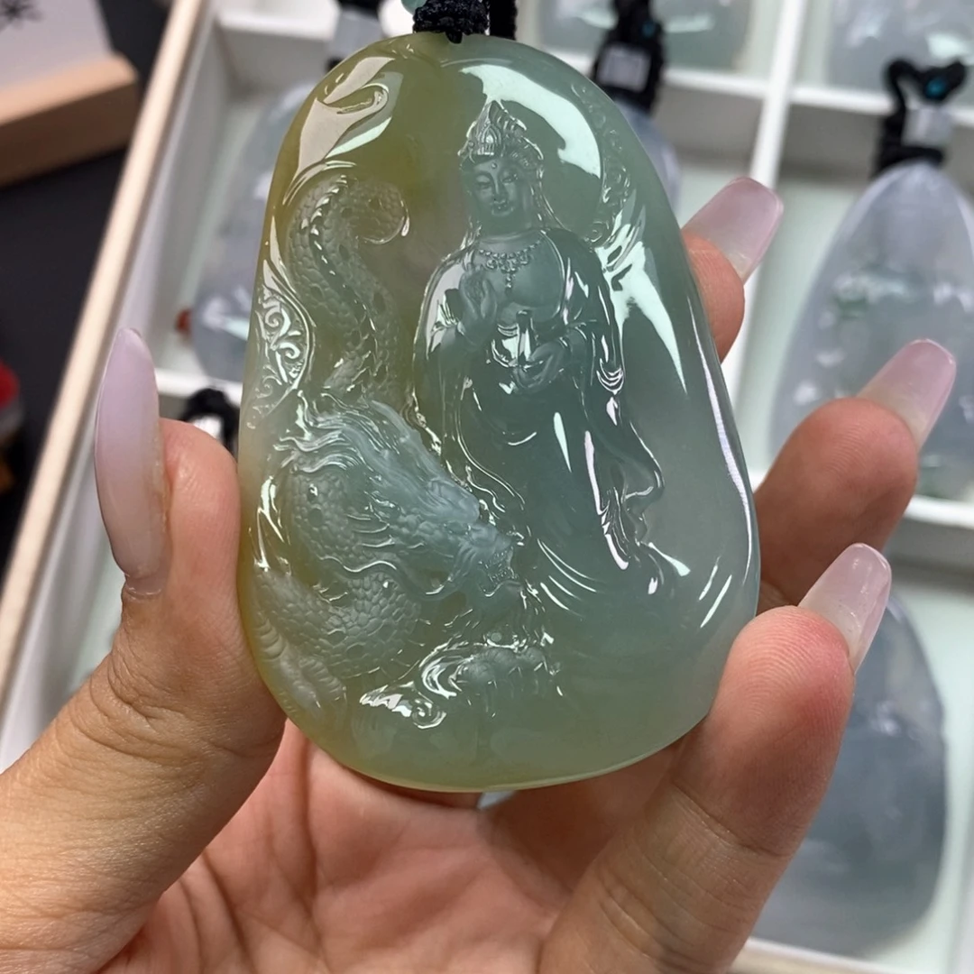 乐***帅颈饰未镶嵌翡翠翡翠