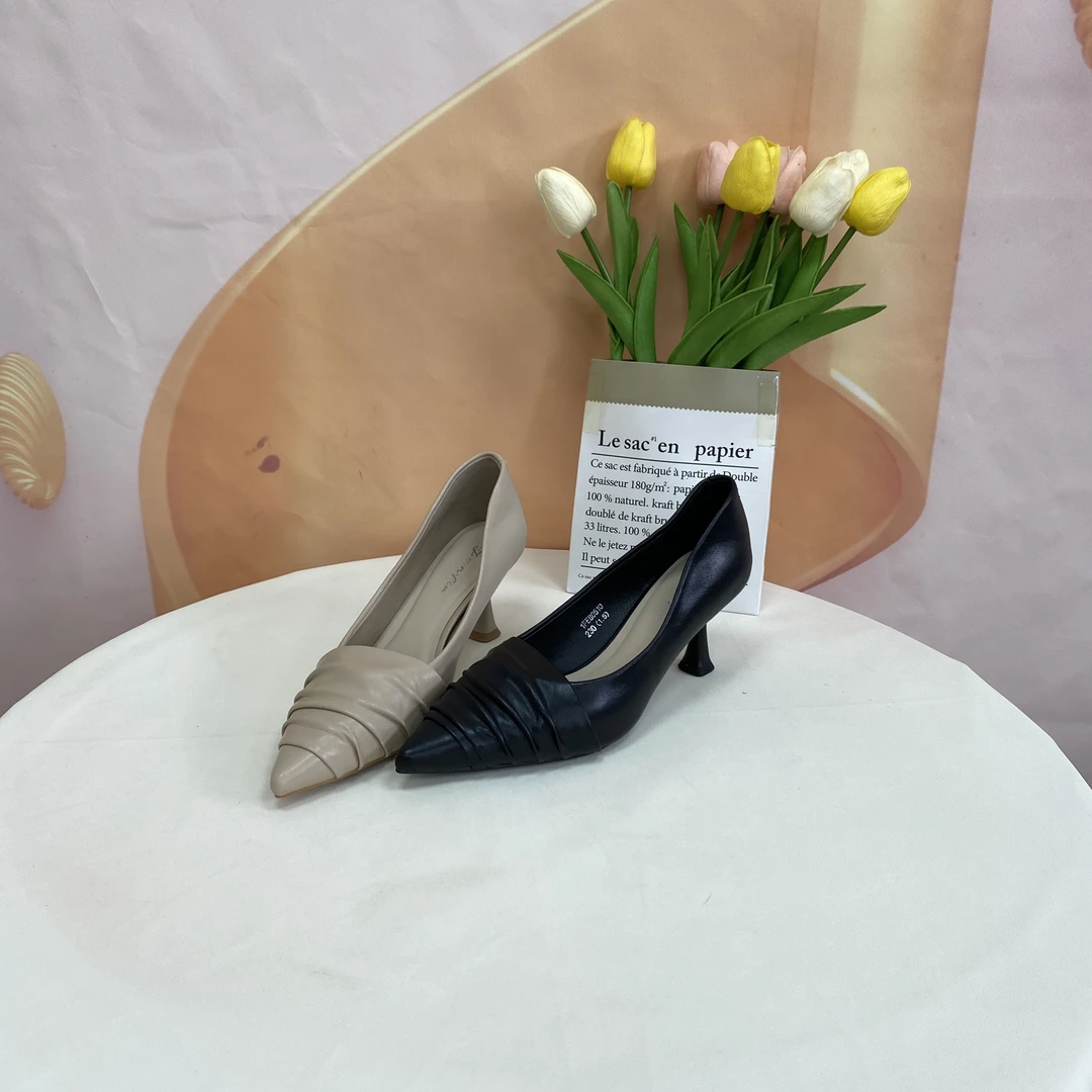 80510春秋新款时尚百搭细跟尖头单鞋F