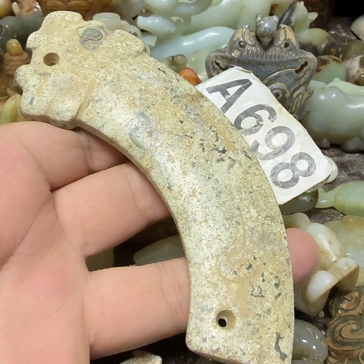 未镶嵌透闪石-蛇纹石玉颈饰