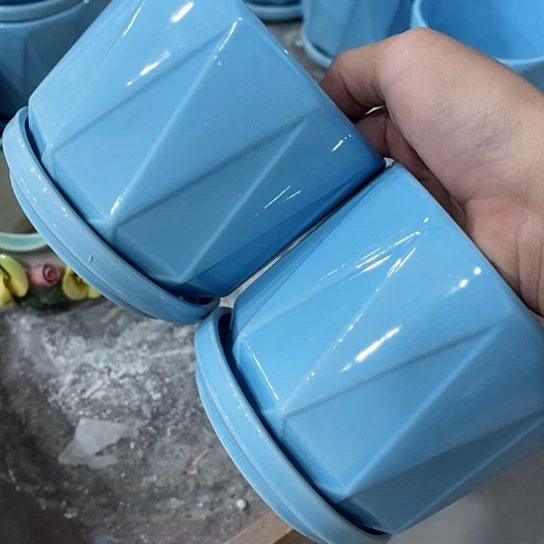 多肉绿植陶瓷花盆9.9包邮，有孔，冰裂