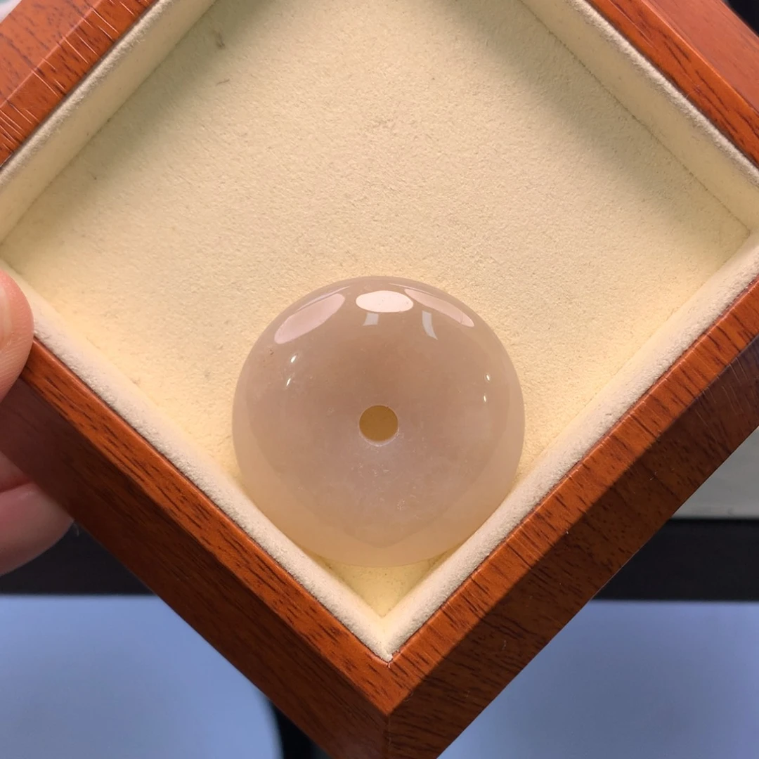 硅化珊瑚（珊瑚玉）颈饰未镶嵌白冰微骨骼