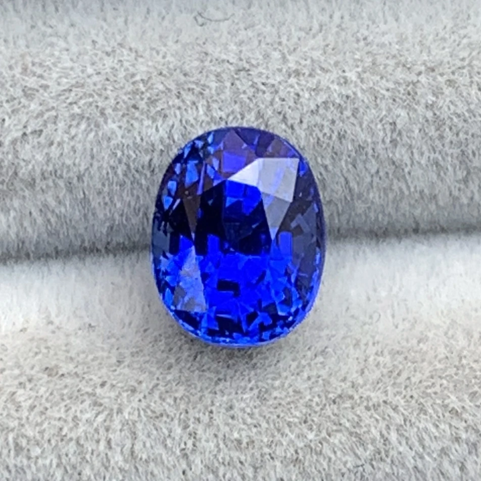 天然斯里兰卡蓝宝石1.11ct皇家蓝椭圆干净无暇满火彩明亮色蓝宝石