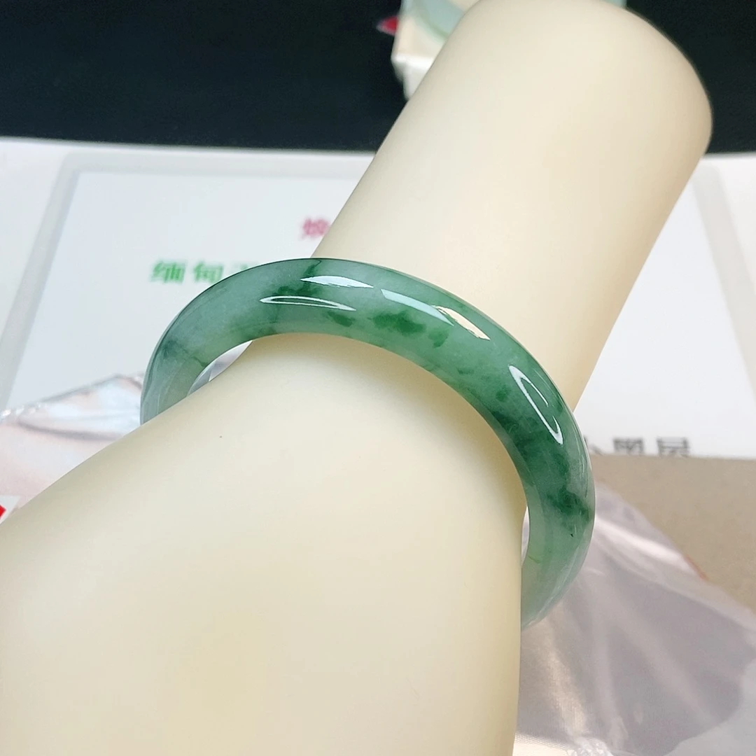 翡翠手镯未镶嵌 正圈56+