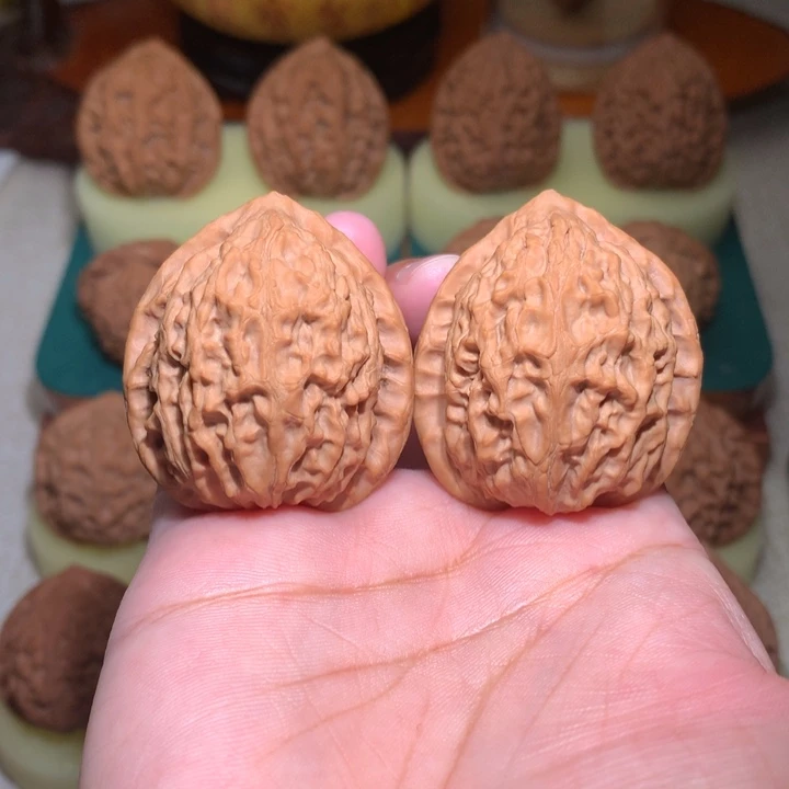 文玩核桃把件金牛