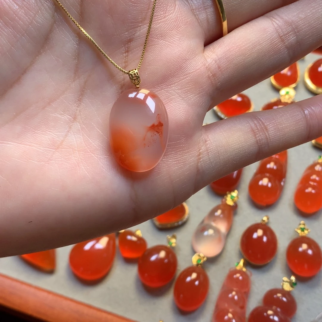 南红玛瑙未镶嵌颈饰
