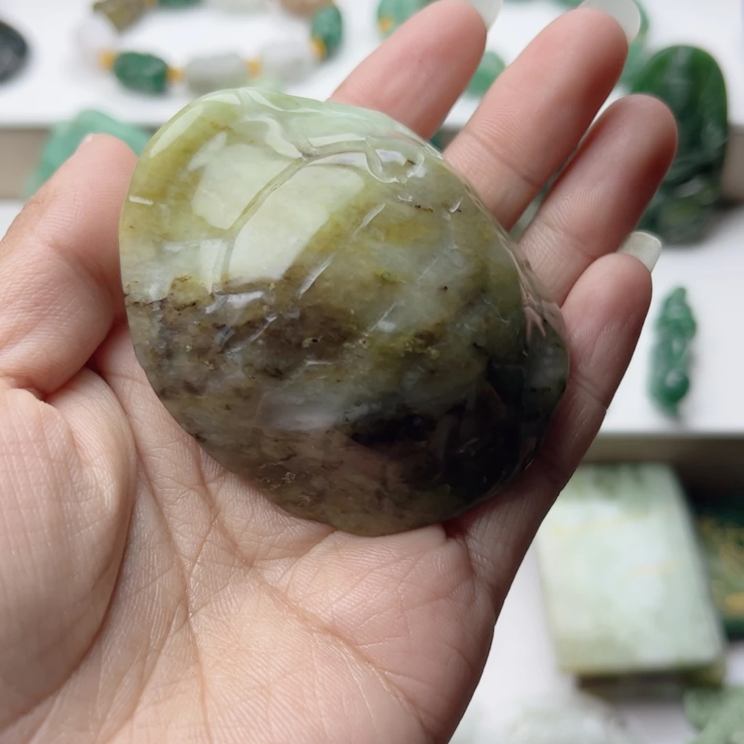 独山玉未镶嵌手把件