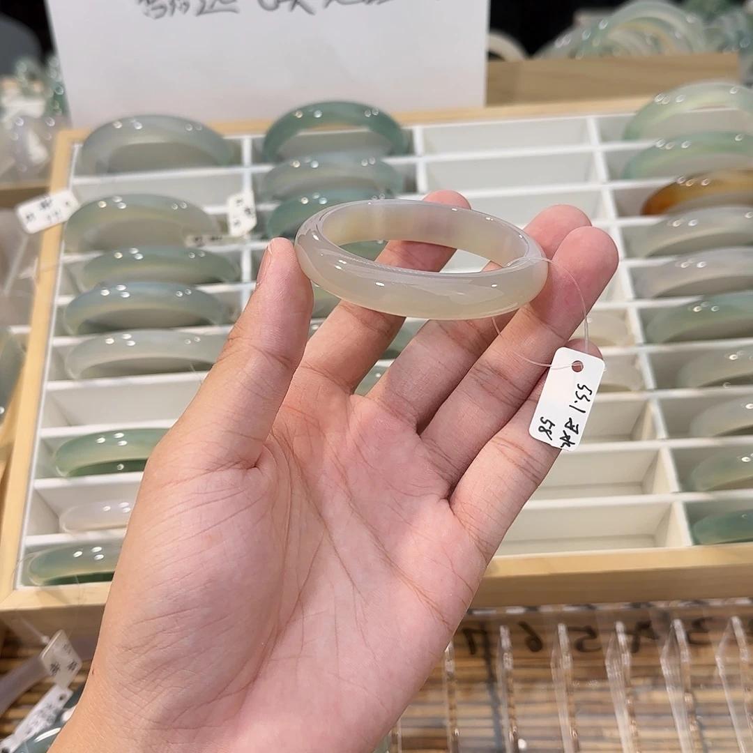 手镯玛瑙/玉髓未镶嵌马料没有售后圈口53.1