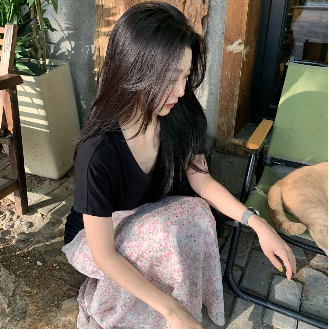 干敏皮【黑天鹅】简约黑色V领短袖 宽松百搭T恤