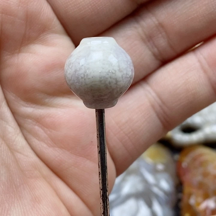 颈饰未镶嵌硅化珊瑚（珊瑚玉）乱*绪